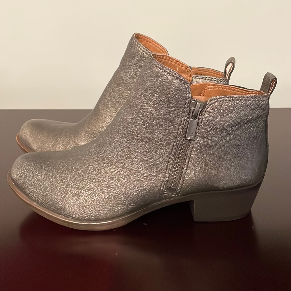 Lucky Brand 7.5 silver metallic booties